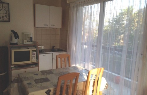 Villers-sur-Mer Apartamento | Acogedor estudio con balcón, cerca del centro y la playa