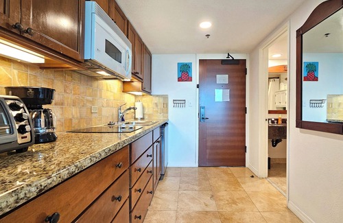 Waikiki Apartamento | Charming studio in awesome Honolulu with fitness room, Pool and AC
