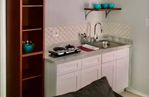 Plano Apartamento | Charming studio in peaceful Plano with AC