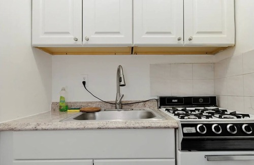 Hell's Kitchen Apartamento | Charming Studio in the Center of NYC!
