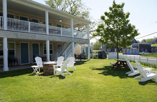 Block Island Apartamento | Charming Studio in Island Manor Resort