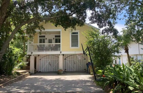 Tybee Island Apartamento | Charming studio in Tybee Island located on a Tidal Creek with dock access