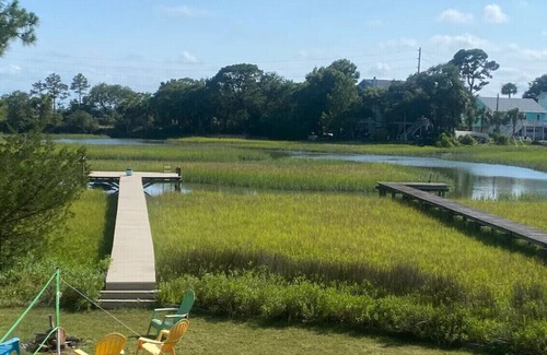 Tybee Island Apartamento | Charming studio in Tybee Island located on a Tidal Creek with dock access