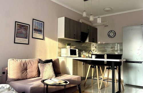 Almaty Apartamento | Charming studio Merenga in wonderful Almaty with WiFi, AC