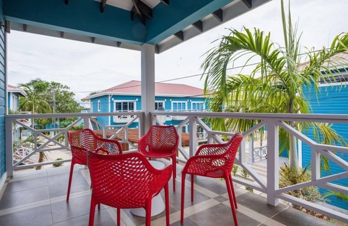 Placencia Complejo | Charming Studio Room w/ WiFi & Balcony - Steps to Beach, Dining, & Shops