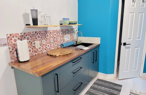 Southwest Apartamento | Charming Studio in Great Location, under 10 minutes to beach, downtown, airport