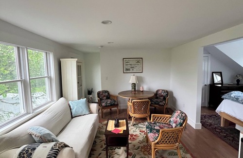 Katama Apartamento | Charming studio with AC and WiFi in enjoyable Edgartown
