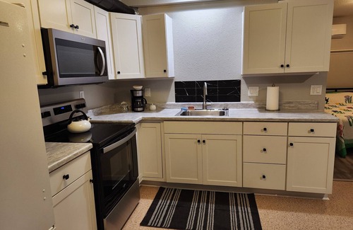 June Lake Apartamento | Charming studio with high-speed WiFi and AC in enchanting June Lake