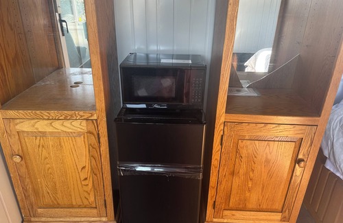 Fresno Apartamento | Charming studio with WiFi and AC in lovely Fresno