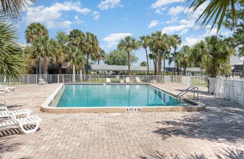 Kissimmee Casa | Charming Suite: Smart TV, Modern Amenities & Pool Access
