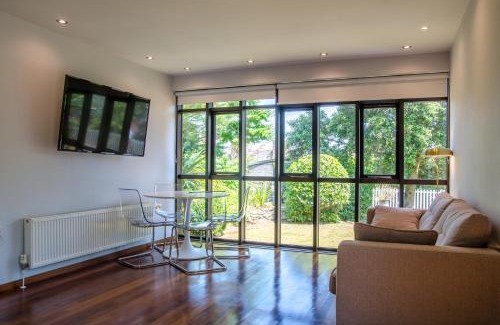 Fowey Casa | Charming Summerhouse Annexe in lush gardens in Fowey