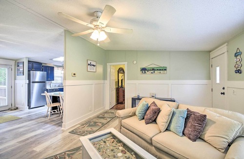 Supply Casa | Charming Supply Home < 2 Mi to Holden Beach!