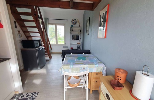 Giens Apartamento | Encantador T1 completamente renovado, con gran terraza, en el corazón de Giens.