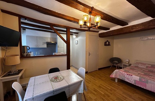La Roche-Posay Apartamento | Encantador T2 en el centro de La Roche-Posay con WIFI y aparcamiento gratuito