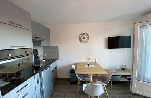 La Roche-Posay Apartamento | Encantador T2 con terraza cerca de Thermes du Connétable, Wi-Fi, lavavajillas