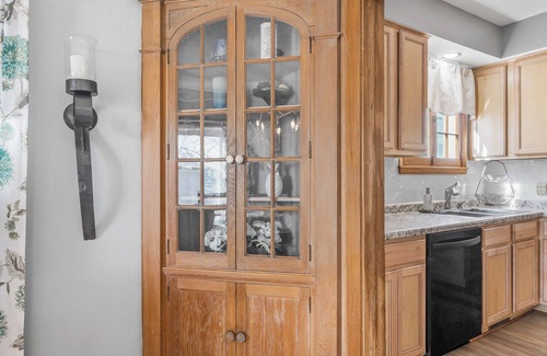 Southwest Minneapolis Casa | Charming Tangletown Georgian Colonial House, 8 mins to Downtown