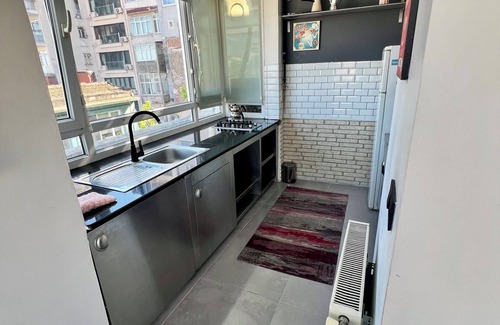 Cihangir Apartamento | Charming terrace apartment in historic Istanbul with dreamy Bosphorus views.