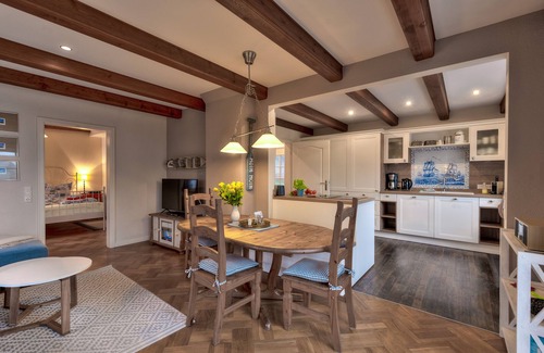 Dagebuell Casa | Tejado de paja con Encanto Cottage - restaurada - Warftlage idílico