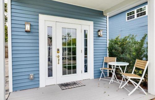 Downtown Dunedin Casa | Charming Tiny Home w/Pool in Downtown Dunedin