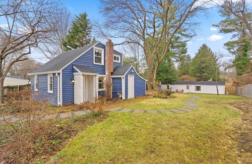 White Oak Cabaña | Charming Tiny House 1 Bedroom Suite in lovely Silver Spring with WiFi, AC