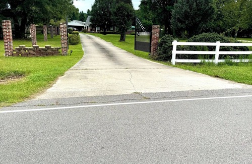 Parkton Casa | Charming tiny house right off 95; rural paradise next to equestrian center