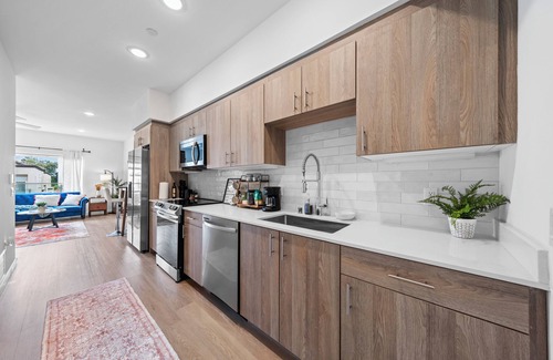Bankers Hill Apartamento | Charming Top Floor Gem w/ City Ocean View in fabulous San Diego