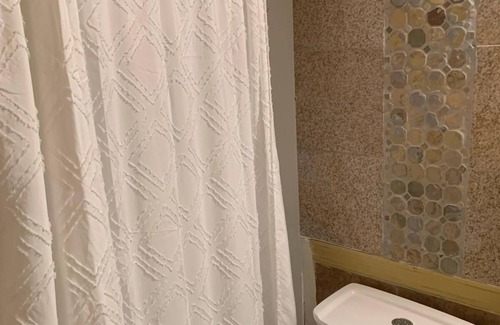 Norfolk - Virginia Beach Casa | Charming townhome in welcoming Virginia Beach with WiFi, AC