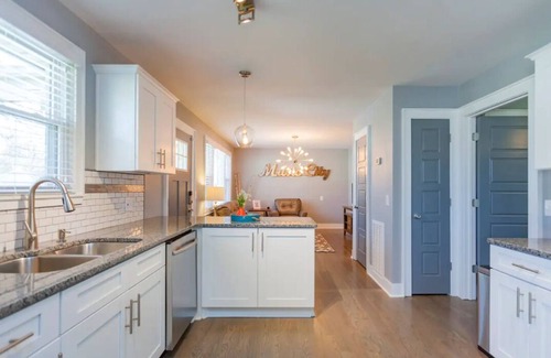 Woodbine Casa | Charming townhome less than 4 miles to Downtown! Unit A