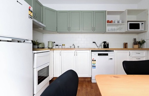 Launceston CBD Apartamento | Charming Townhouse Steps Away from Shops