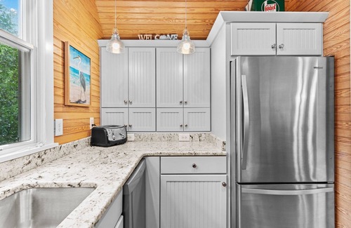 Cape Fear Station Casa | Charming two-bedroom cottage near East Beach