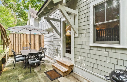 Cape Fear Station Casa | Charming two-bedroom cottage near East Beach