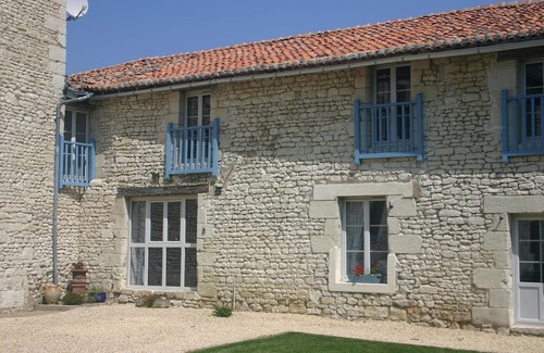 Princay Casa | Encantadora casa de campo de dos dormitorios con piscina de 10m x 5m cerca de Richelieu