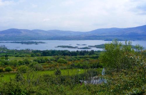 Templenoe Casa | Charming Two Bedroom Cottage with Magnificent Sea Views. 10 minutes from Kenmare