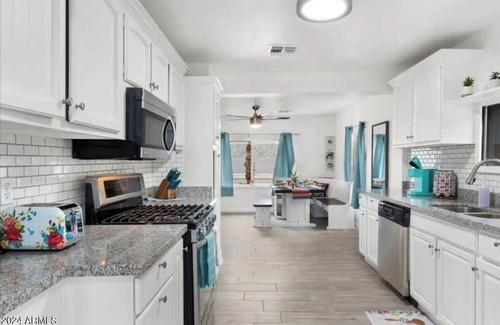 Governmental Mall Casa | 🏡 Charming Two-Bedroom Oasis in Downtown Phoenix! 🌞