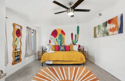 Governmental Mall Casa | 🏡 Charming Two-Bedroom Oasis in Downtown Phoenix! 🌞
