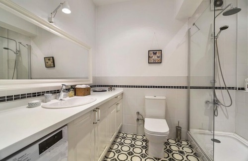 Cihangir Apartamento | Historic 2BD Beautiful High Ceiling Home! #38