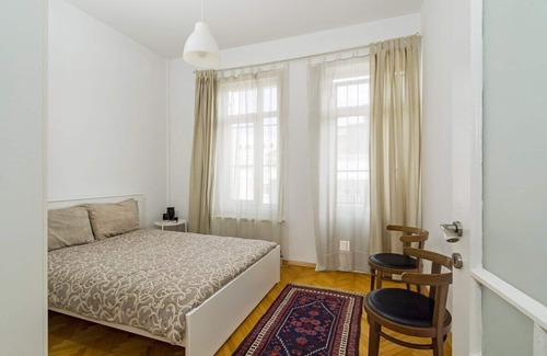 Cihangir Apartamento | Historic 2BD Beautiful High Ceiling Home! #38