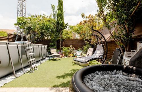 Rishon LeTsiyon Casa | Charming Unit with Pool and Great Amenities