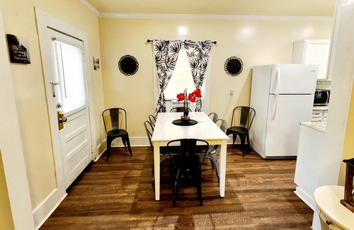 Gulfport Cabaña | Charming Updated Cottage Near Beach | Dog-friendly