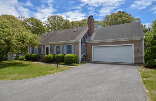 South Chatham Casa | Charming Updated Home in Chatham