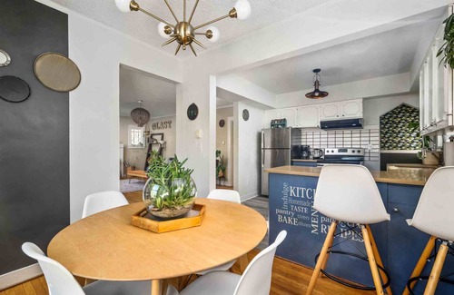Sunnyside Casa | Charming Updated Inner Southeast Portland Home, Pet Friendly, Fenced Backyard, Close to Everything