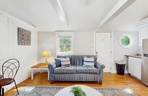 West Yarmouth Casa | Charming updated bungalow with firepit, fast WiFi, & walkable locale near beach