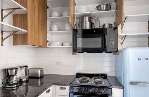 Uptown Apartamento | Charming Uptown 1BR w/ Indoor Pool, nr Lakefront Trail, by Blueground