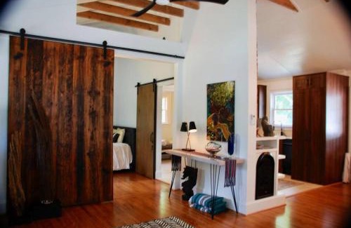 North Charlotte Casa | Charming Urban Retreat - Cozy Cottage in Charlotte