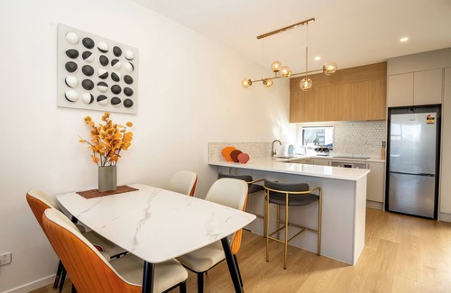 Auckland Central Business District Casa | Charming Urban Townhouse with free parking Unit 3