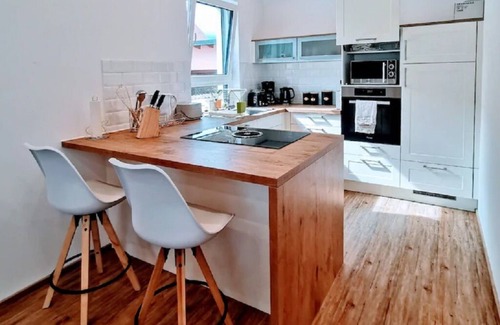 Schwandorf Casa | Encantadora casa de vacaciones "Ludwig der XVI" con Wi-Fi, terraza y jardín