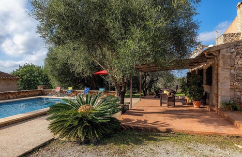 Ariany Casa | Encantadora casa de vacaciones "Cocotte" con vistas a la montaña, piscina, Wi-Fi, balcón y jardín
