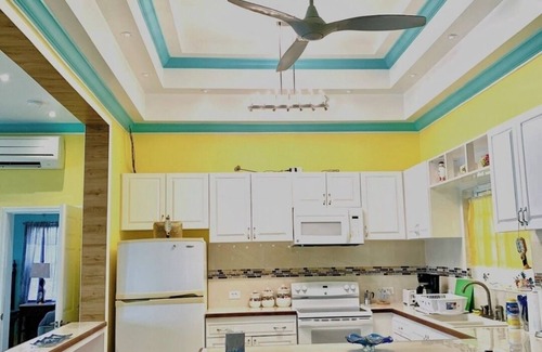 Flag Hill Casa | Charming 3-bedroom house with AC and WiFi in marvelous Charlotte Amalie East
