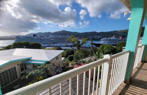 Flag Hill Casa | Charming 3-bedroom house with AC and WiFi in marvelous Charlotte Amalie East