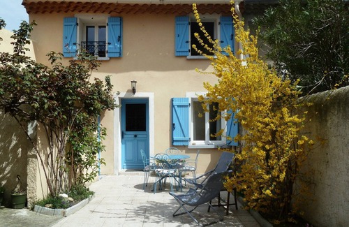 Pernes-les-Fontaines Cabaña | Hermosa casa de pueblo renovada con gusto en pleno Vaucluse